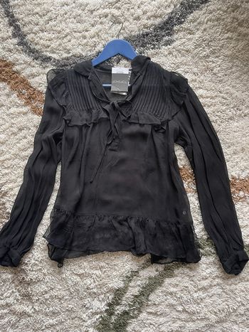Magnifique blouse noire neuve étiquettée Topshop toute en transparence avec petit noeud à nouer