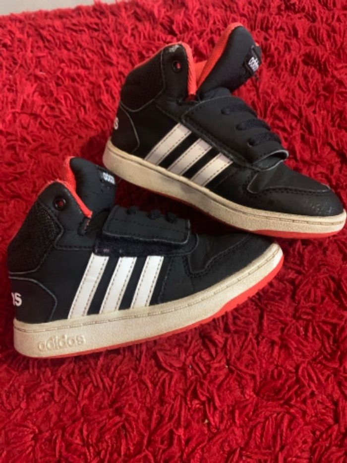 # Baskets adidas montantes l’hiver garçon