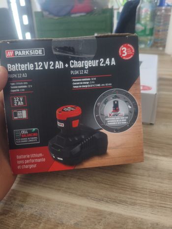 Vend batterie plus chargeur Parkside