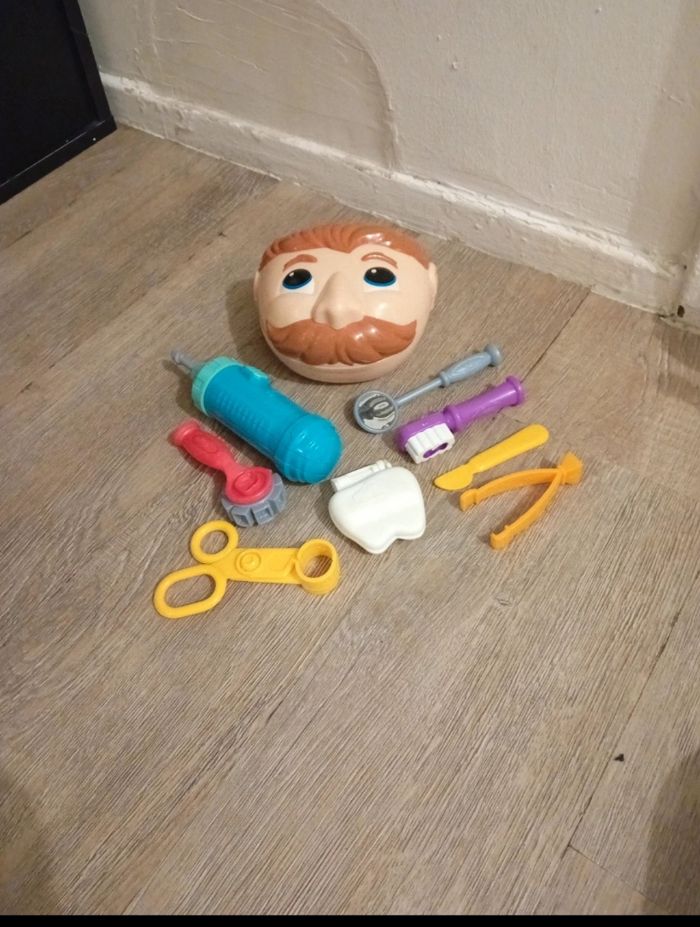 Lot de jouet et pâte à modeler - photo numéro 3
