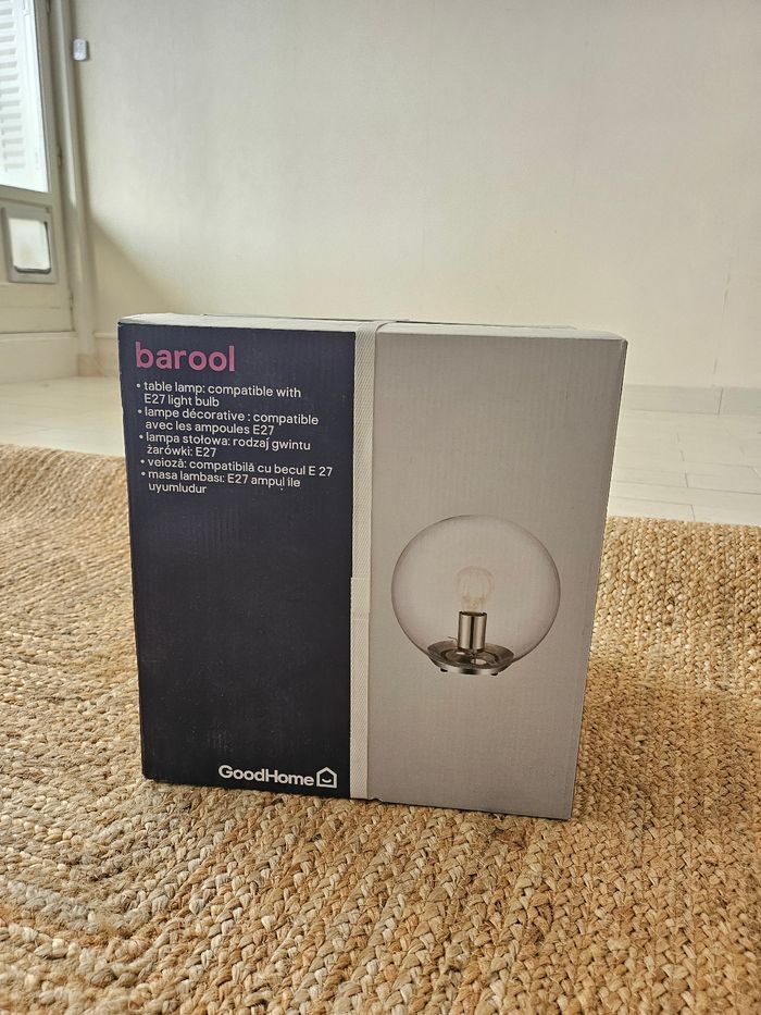 💡 Idée cadeau : Superbe lampe de table décorative neuve