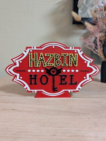 Hazbin Hotel logo décoratif 21x12cm Excellent état 