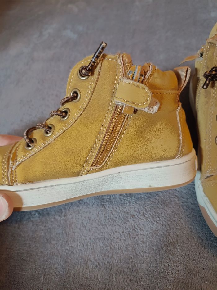 Chaussures couleur moutarde - photo numéro 4