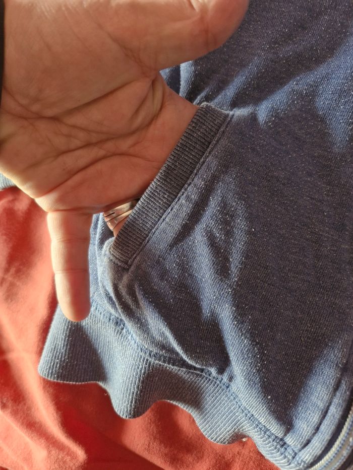 Superbe veste zippée, fourrée, a capuche - photo numéro 4