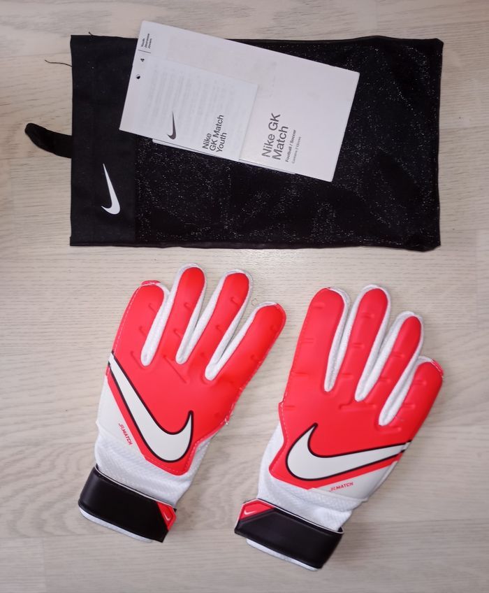 Gants de gardien de football Nike
taille jeunesse
NEUFS