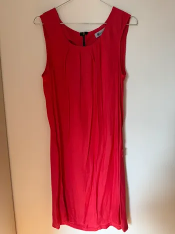 Robe rouge uni