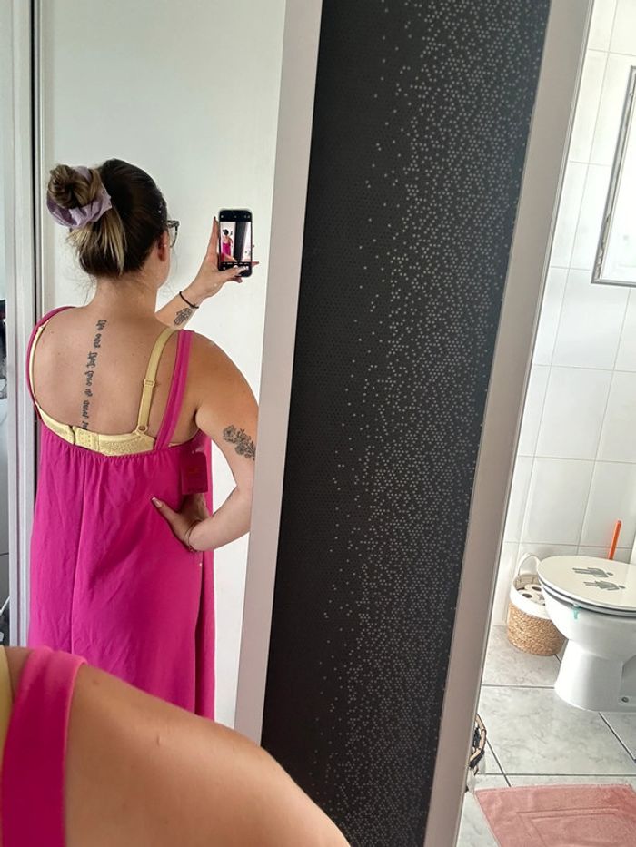 Robe rose neuve - photo numéro 2