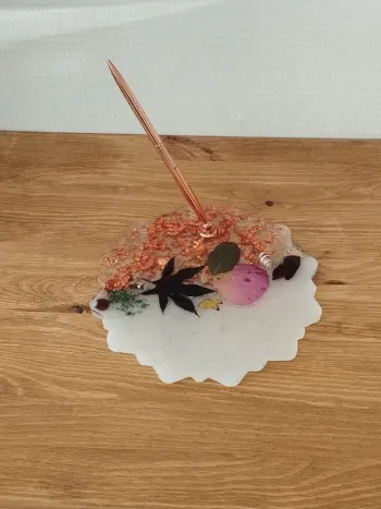idée cadeau grand porte-stylo en résine coquillages et fleurs séchées abr018