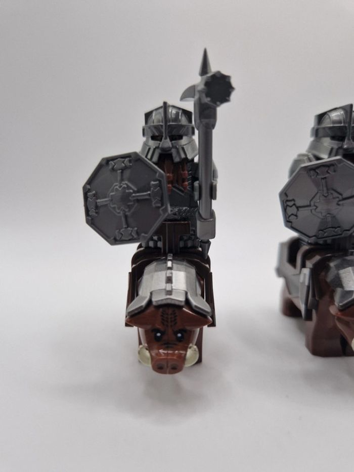 Figurines type lego 2 guerriers nains avec leur montures seigneur des anneaux / hobbit - photo numéro 3