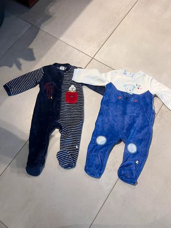 Lot 2 pyjamas