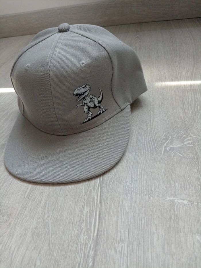 Casquette dinosaure - photo numéro 2