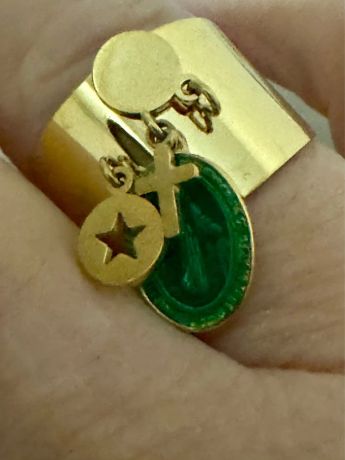 Bague large réglable acier inoxydable or breloques croix médaille vierge - photo numéro 5