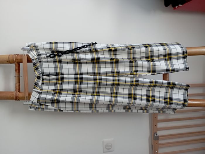 Pantalon écossais jaune, noir et blanc de marque Hell Bunny - photo numéro 5