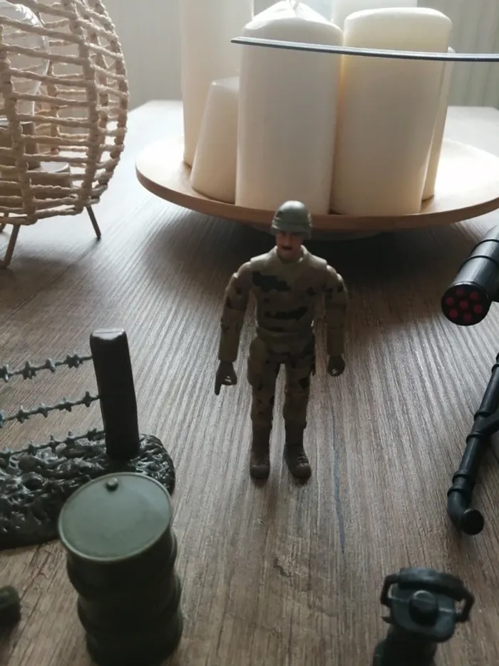 Lot de jouets soldats - photo numéro 4