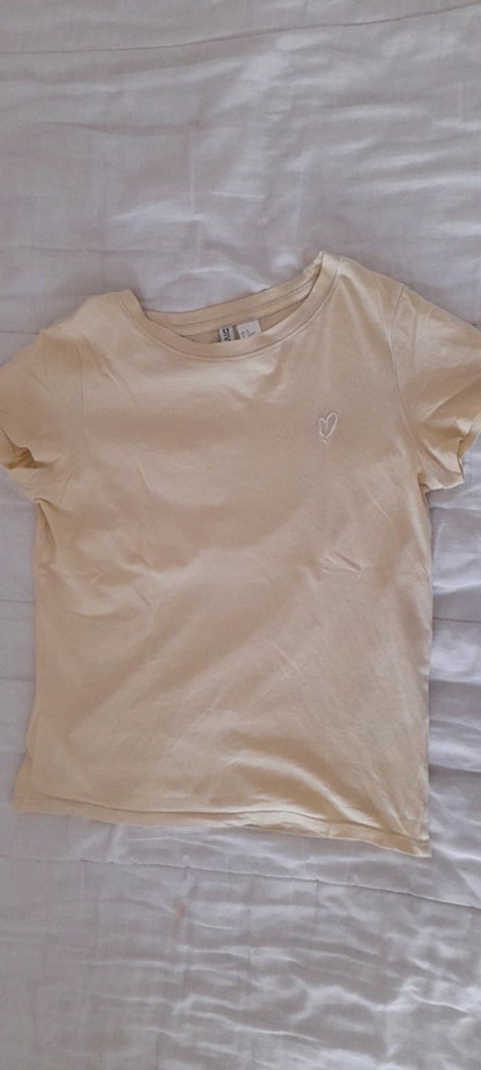 Tee-shirt shirt avec un cœur - photo numéro 4