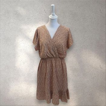 Robe fluide à motifs fleuris manches courtes taille S