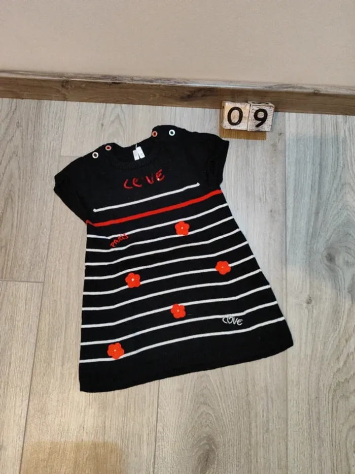 Robe. 9 mois