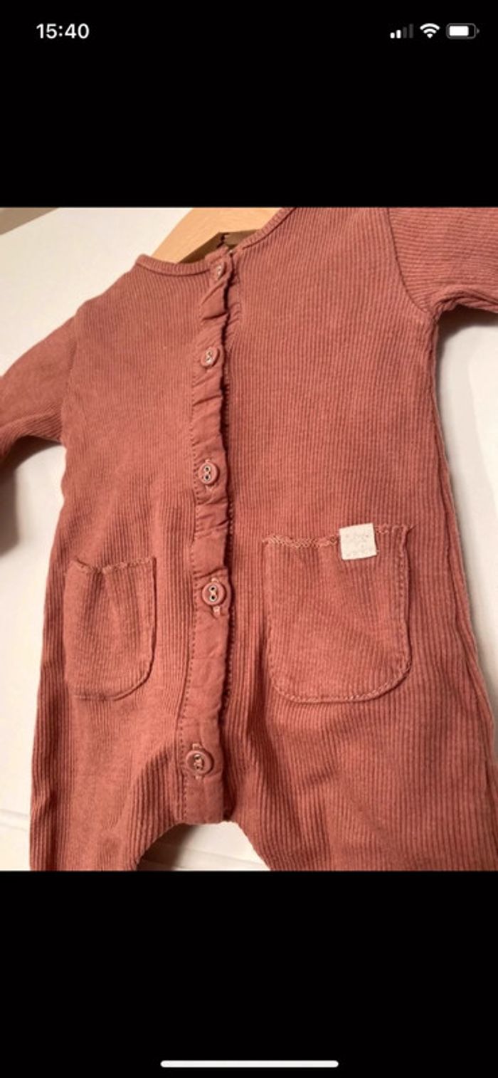 Grenouillère / petite combi côtelée Zara 🥰 - photo numéro 4