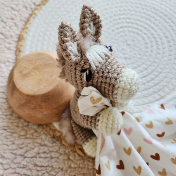 Polo le Poney doudou en crochet