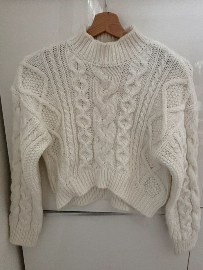Pull Bershka taille XS neuf