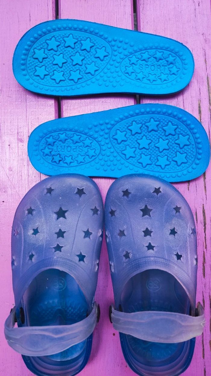 Sabots de plage type crocs T. 28