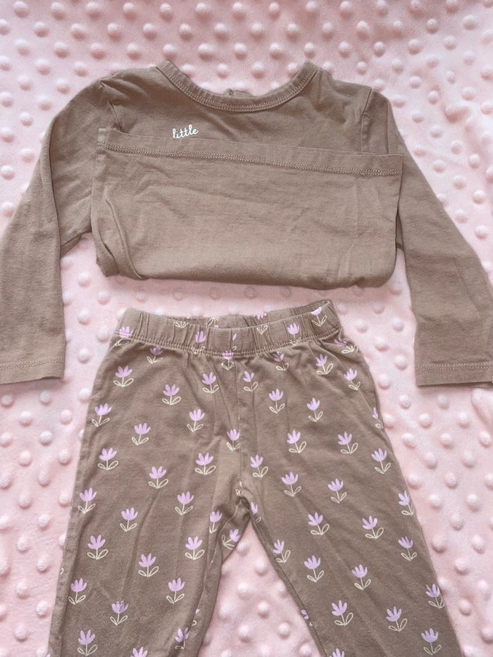 Pyjama « miss bunny » Kiabi 2 ans (mais taille petit donc plutôt 18 mois) - photo numéro 2