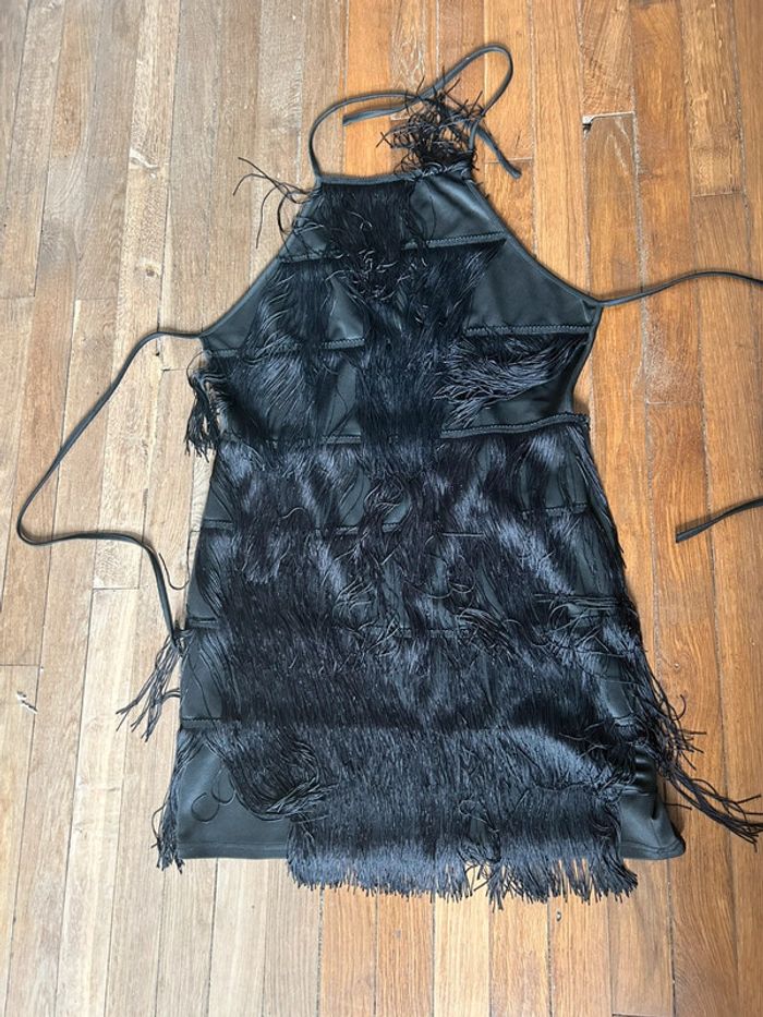 Robe dos nu - photo numéro 2