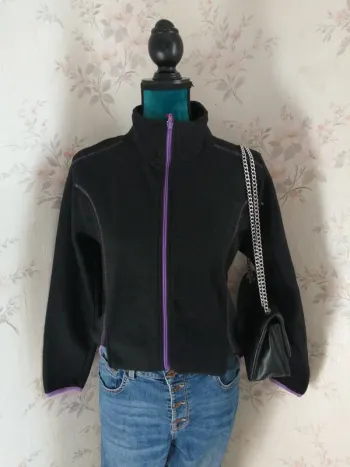 Veste polaire noire avec détails violets et poches / united sport / (M)