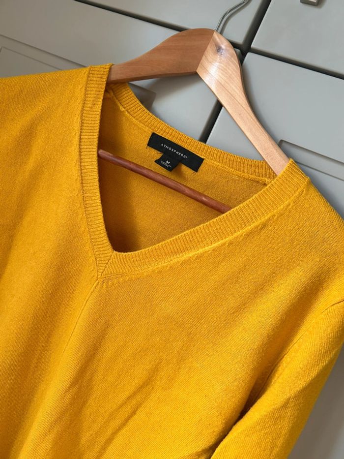 Pul fin jaune moutarde col V - photo numéro 2
