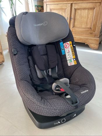 Siège auto AXISS FIX BÉBÉ CONFORT MAXI-COSI + réducteur naissance