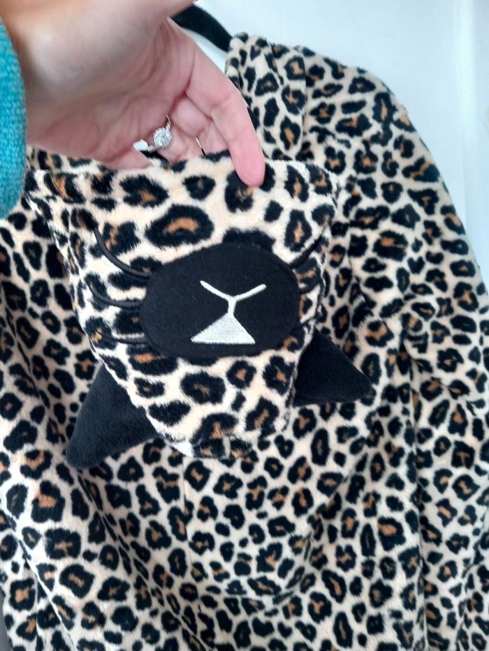 Combinaison à capuche polaire pyjama léopard taille 36 - photo numéro 6