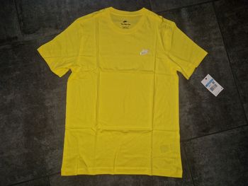 T shirt Nike taille M NEUF