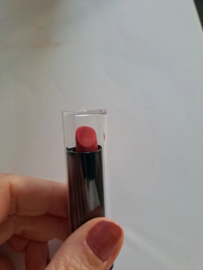 Rouge à lèvres rouge - photo numéro 2