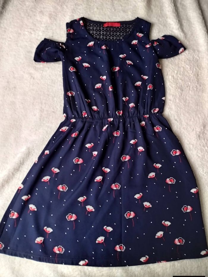 Jolie Robe Fille FPC taille 8 ans - photo numéro 1