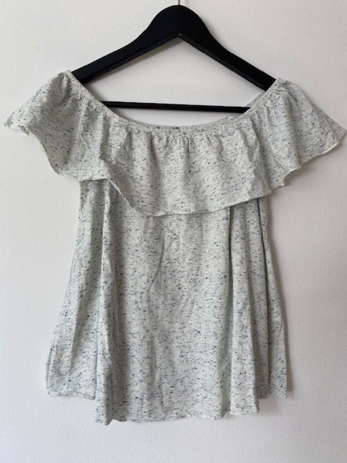 T-shirt épaules dénudées