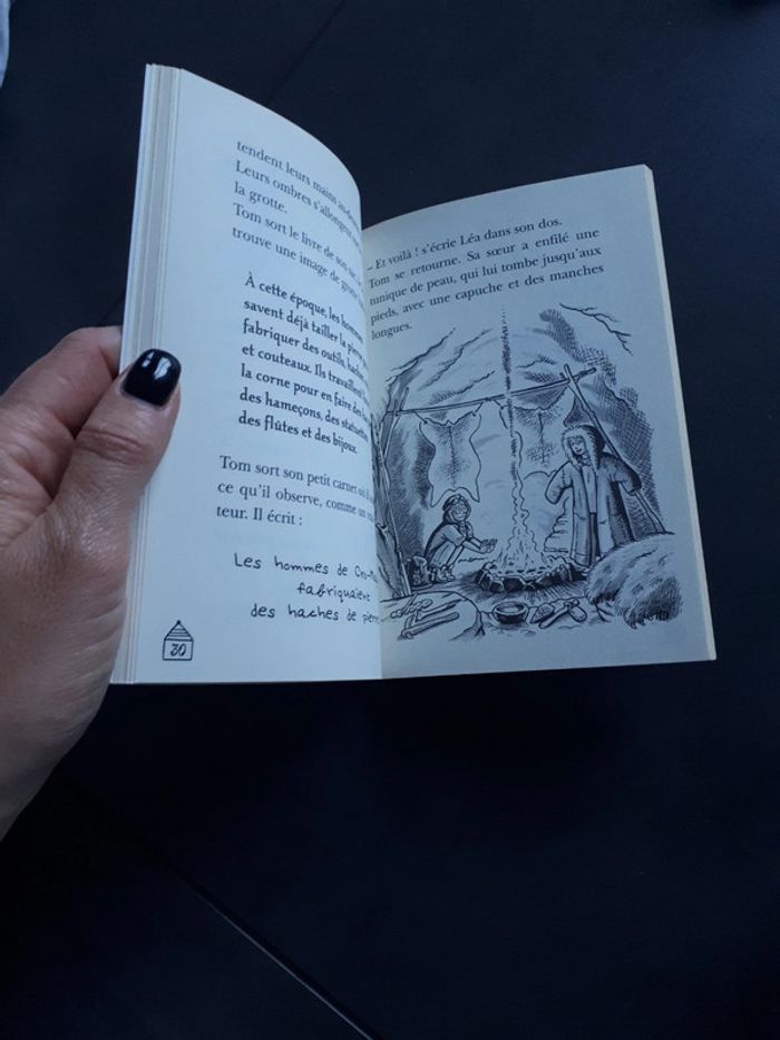 Livre la cabane magique le sorcier de la Préhistoire - photo numéro 5