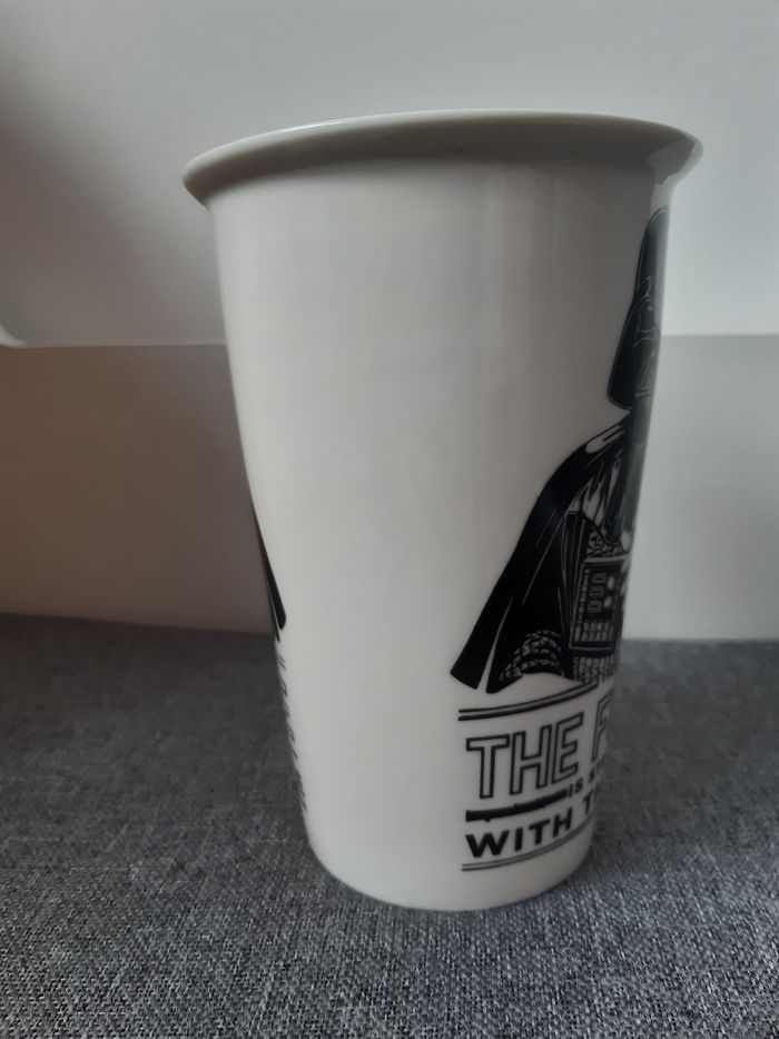 Tasse Star Wars Dark Vador : The force is strong with this one - photo numéro 6