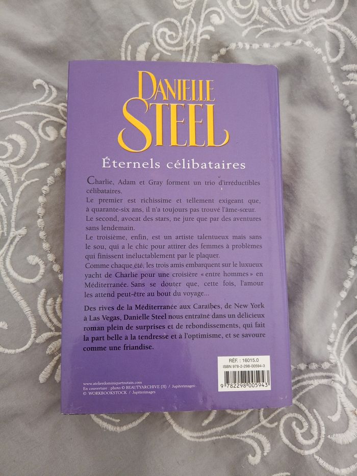 Livre (9) 📚 Éternels célibataires - photo numéro 2