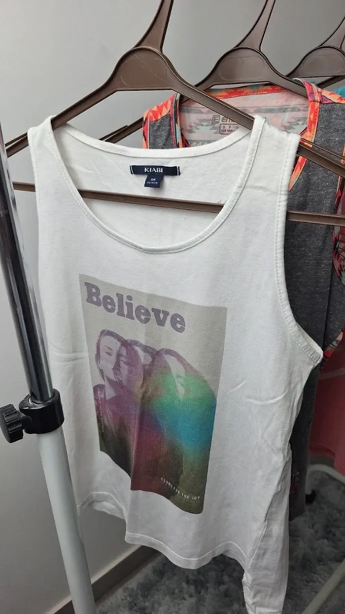 Lot de 6 tee-shirts/débardeurs fille 10 ans - photo numéro 2