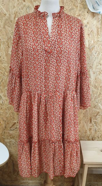 Robe fleurie Taille 46 Neuve