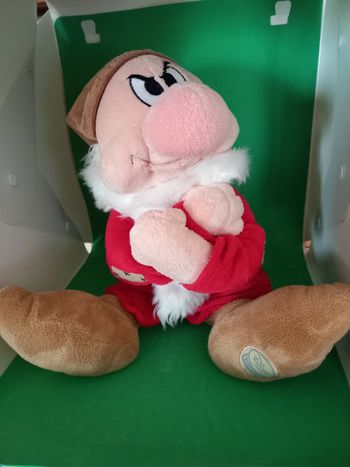 Peluche Disney Store GRINCHEUX un des 7 nains