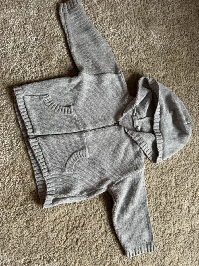 Gilet gris pour bébé