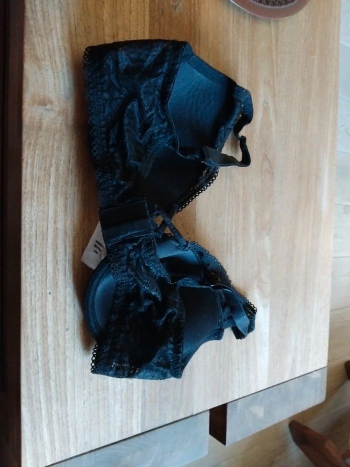 Soutien gorge noir - photo numéro 5