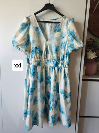 Robe fleurie bleue