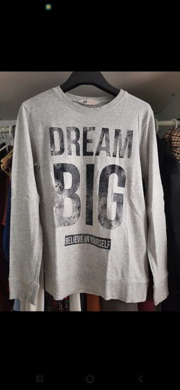 Pull fin gris à motifs