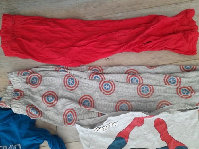 Lot de t-shirts et bas pyjamas 6 ans - photo numéro 6