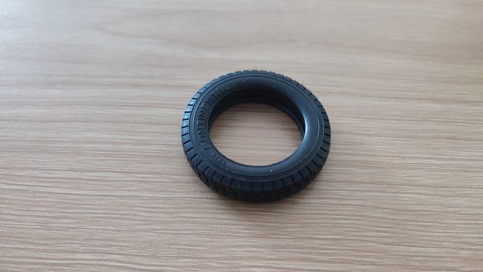 Pneu continental pièce détachée miniature 1/18 Burago Alfa Romeo 2300 spider 1932 #B61