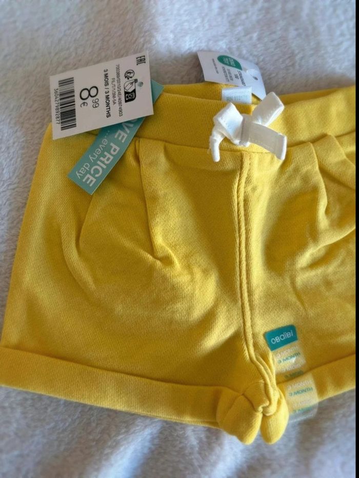 Short Jaune Soleil – Confort et Style pour Bébé - photo numéro 3