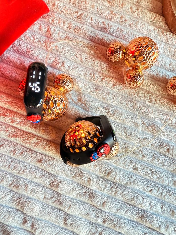 Montre écran Led Spiderman - photo numéro 2