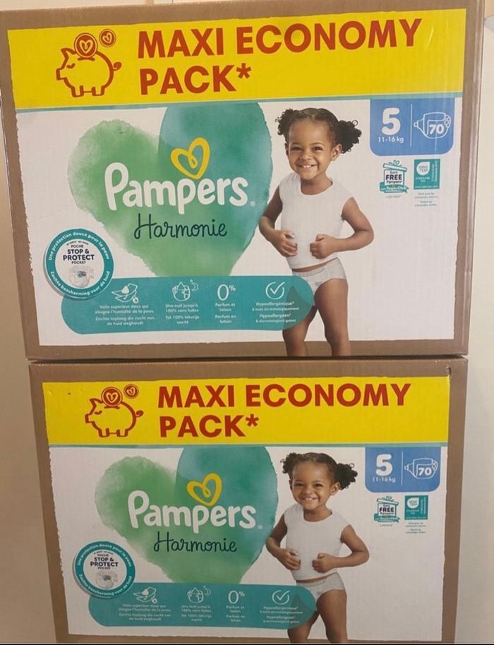 Lot de 2 cartons couches Pampers taille 5 Harmonie